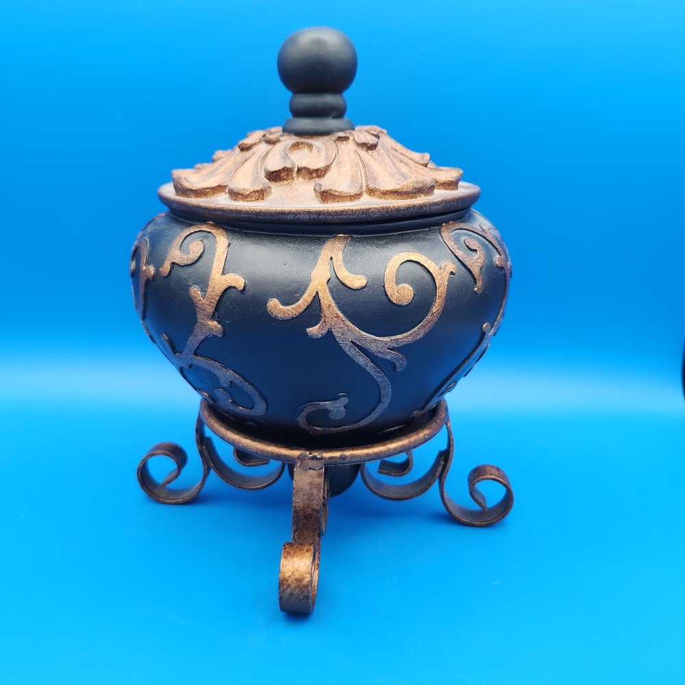 Vintage Black and Gold Benzara (?) Resin Vase Jar with Feet - Picture 4 of 14